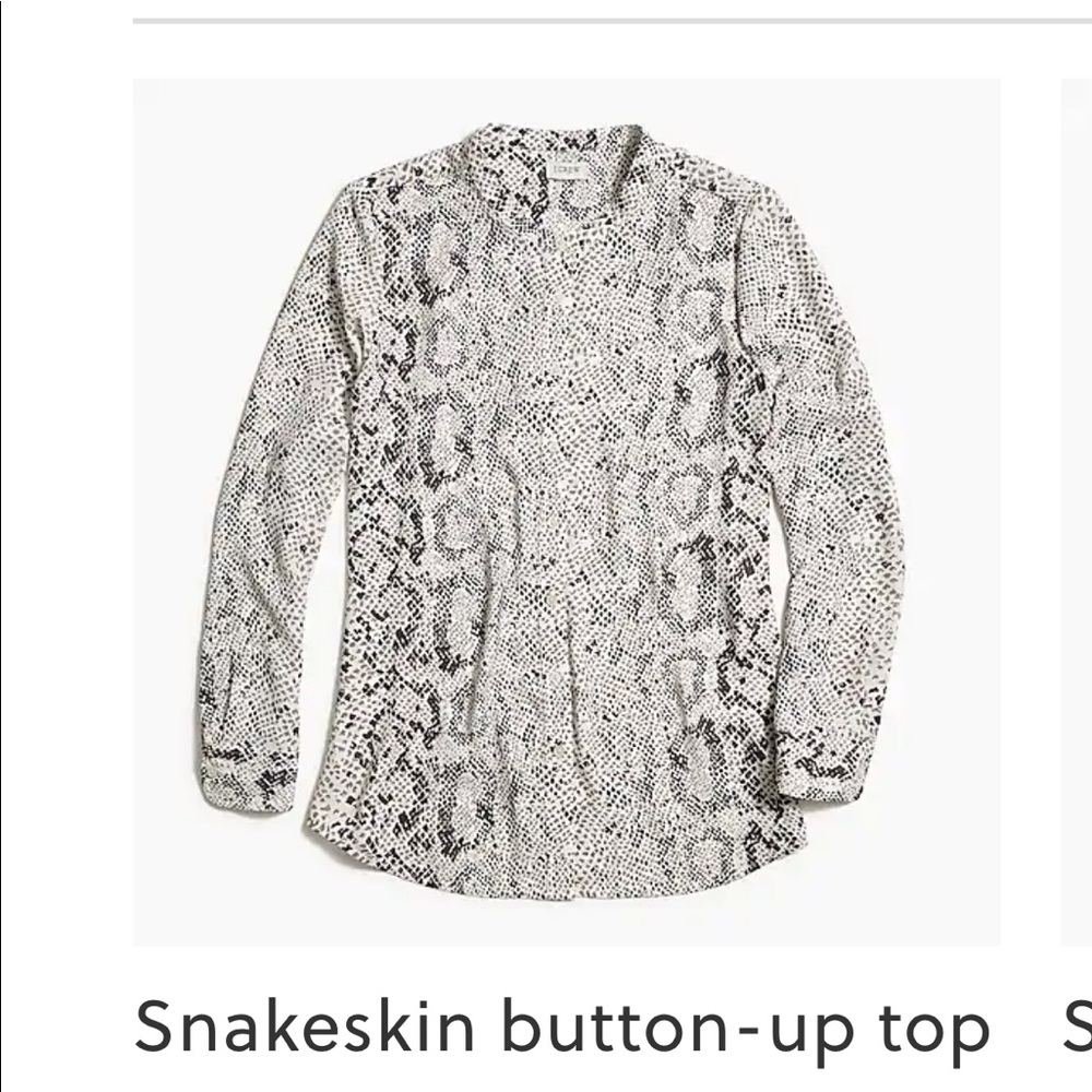 Button top snake print